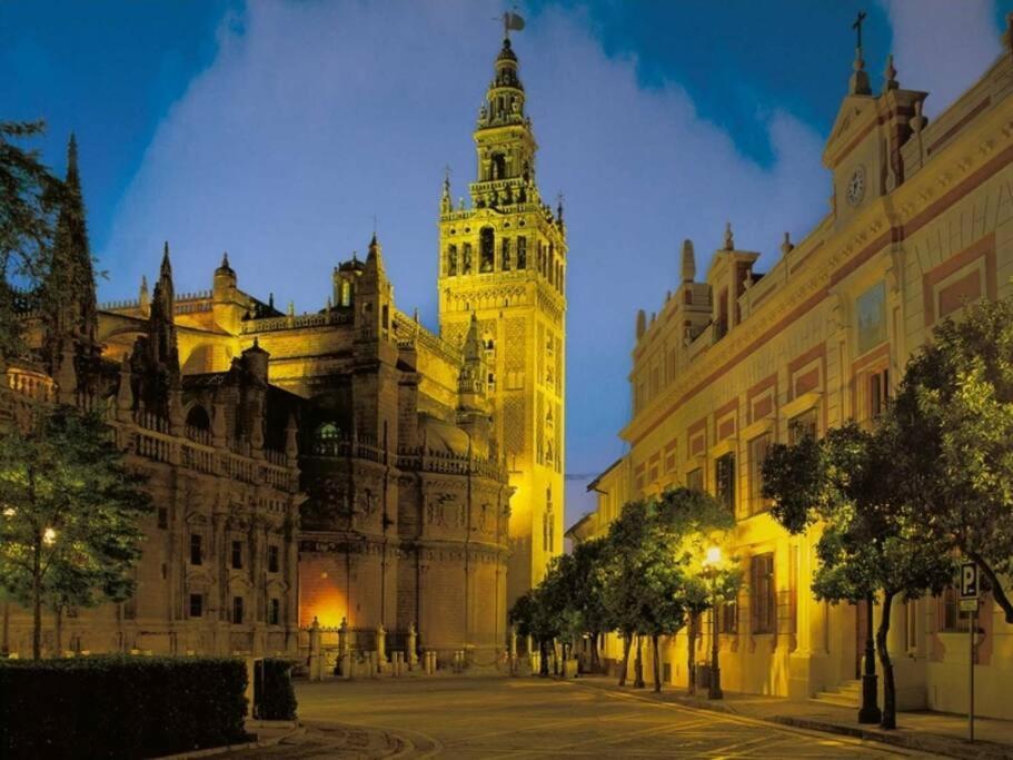 Gb Apartamento Corazon De Sevilla Goyeneta St Luaran gambar