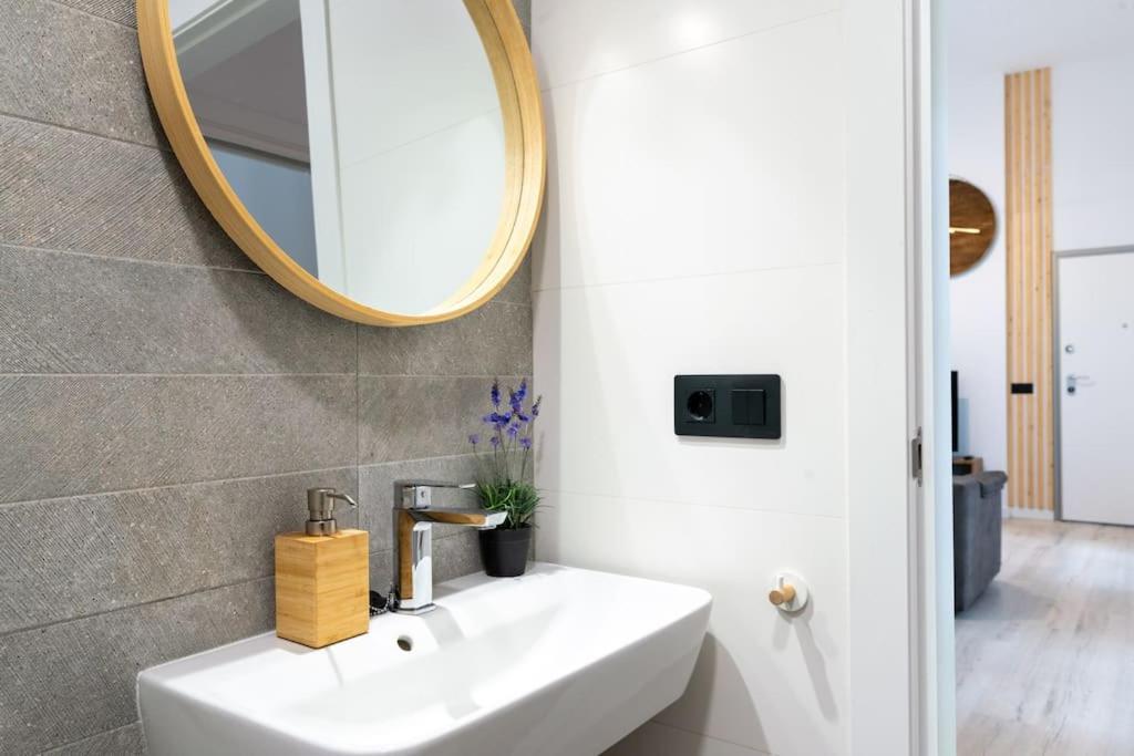Gb Apartamento Corazon De Sevilla Goyeneta St Luaran gambar